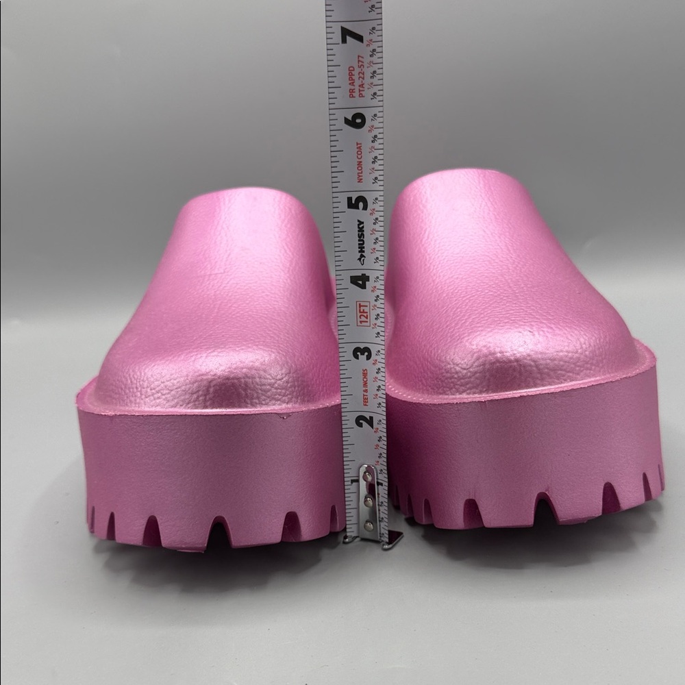 NWOB Jeffrey Campbell Sz 7 Metallic Pink Platform Clogs - Picture 2 of 8